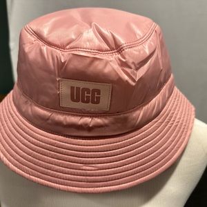 NWT! Ugg Pink Bucket Hat One Size Satin Super Cute.
